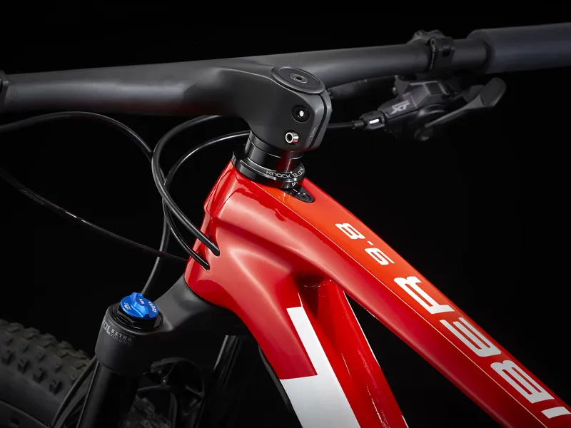 TREK Procaliber 9.8 XC Mountain Bike in Radioactive Red to Cobra Blood Fade-5